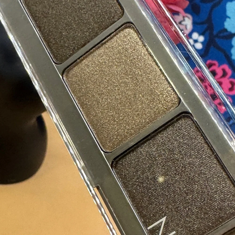 Natasha denona hot taupic eyeshadow palette